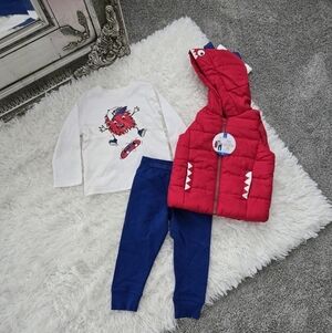 Member's Mark 3 piece Play Wear Set. Puffy Vest, Long Sleeve and Pants. Size 2T.
